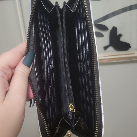 Betsey Johnson Blue Floral Wristlet Wallet - Picture 5 of 6